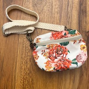 Maaji belt bag - worn once